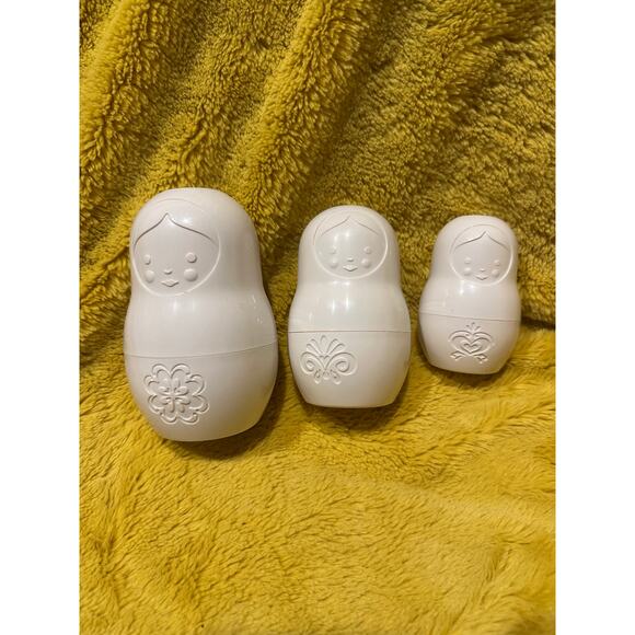 Fred M-Cups Russian Matryoshkas Nesting Dolls Measuring Cups White 2009 holiday - Picture 1 of 8